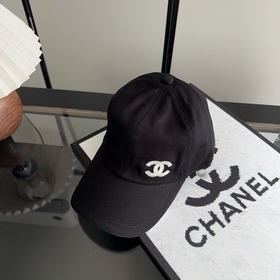 Новая коллекция Chanel： классические м