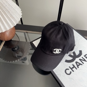 Новая коллекция Chanel： классические м