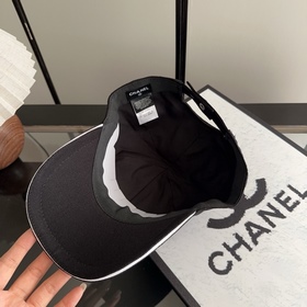 Новая коллекция Chanel： классические м