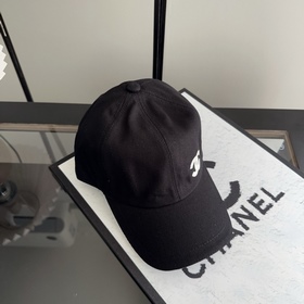 Новая коллекция Chanel： классические м