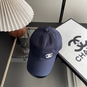 Новая коллекция Chanel： классические м