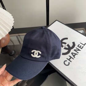 Новая коллекция Chanel： классические м