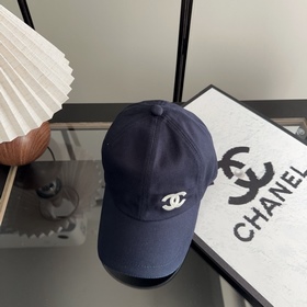 Новая коллекция Chanel： классические м