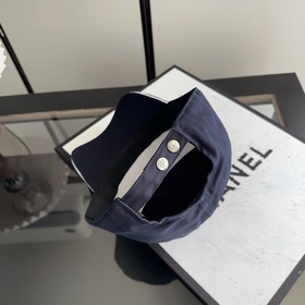 Новая коллекция Chanel： классические м