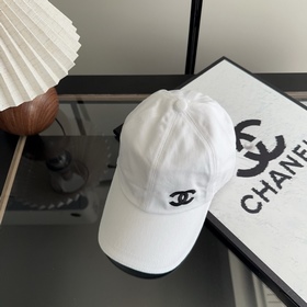 Новая коллекция Chanel： классические м