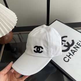 Новая коллекция Chanel： классические м