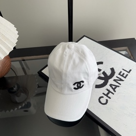 Новая коллекция Chanel： классические м