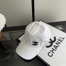 Новая коллекция Chanel： классические м