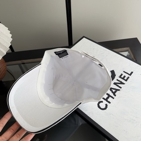 Новая коллекция Chanel： классические м