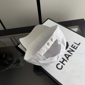 Новая коллекция Chanel： классические м