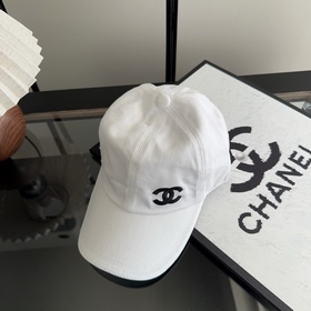 Новая коллекция Chanel： классические м