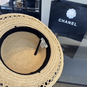 Новая соломенная шляпа Chanel с бантик