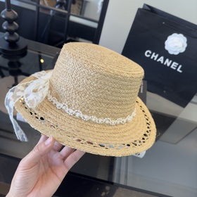 Новая соломенная шляпа Chanel с бантик