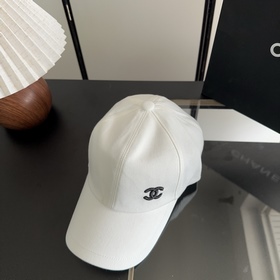 Новая коллекция Chanel： классические м