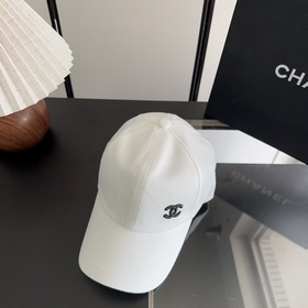 Новая коллекция Chanel： классические м