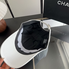 Новая коллекция Chanel： классические м