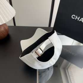 Новая коллекция Chanel： классические м