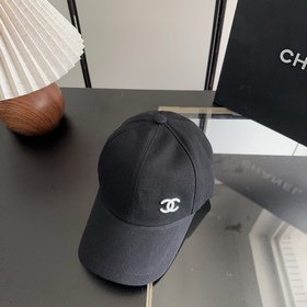 Новая коллекция Chanel： классические м