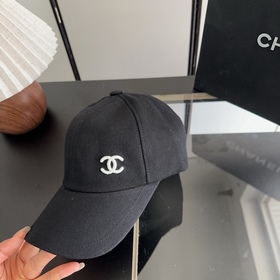 Новая коллекция Chanel： классические м