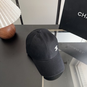 Новая коллекция Chanel： классические м