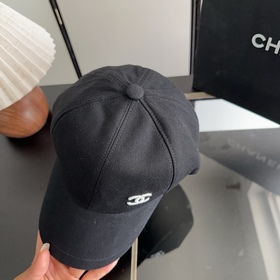 Новая коллекция Chanel： классические м