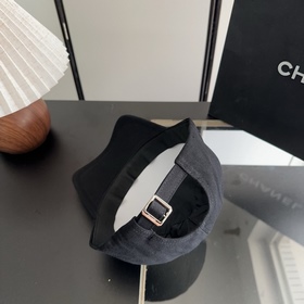 Новая коллекция Chanel： классические м