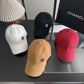 Новая коллекция Chanel： классические м