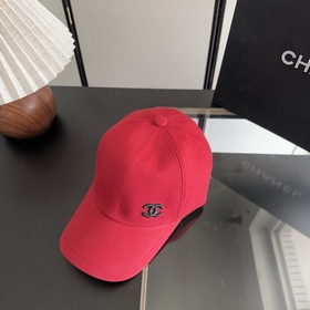 Новая коллекция Chanel： классические м