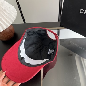Новая коллекция Chanel： классические м