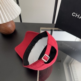 Новая коллекция Chanel： классические м