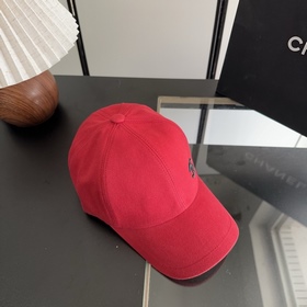 Новая коллекция Chanel： классические м