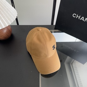 Новая коллекция Chanel： классические м