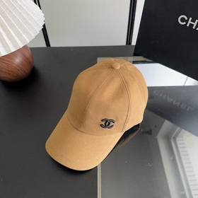 Новая коллекция Chanel： классические м