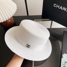 Новая плоская соломенная шляпа CHANEL