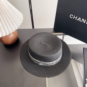 Новая плоская соломенная шляпа CHANEL