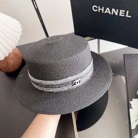 Новая плоская соломенная шляпа CHANEL