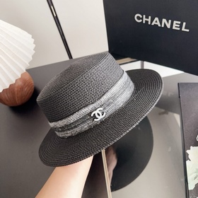Новая плоская соломенная шляпа CHANEL