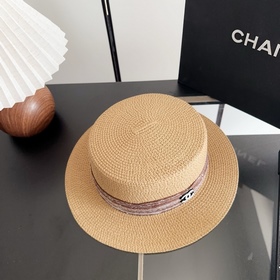 Новая плоская соломенная шляпа CHANEL