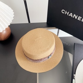 Новая плоская соломенная шляпа CHANEL