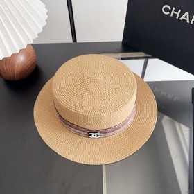 Новая плоская соломенная шляпа CHANEL