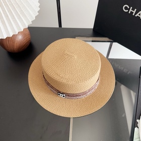Новая плоская соломенная шляпа CHANEL