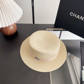 Новая плоская соломенная шляпа CHANEL