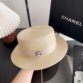 Новая плоская соломенная шляпа CHANEL