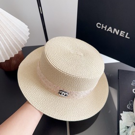 Новая плоская соломенная шляпа CHANEL