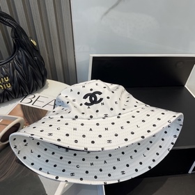 [CHANEL] Новая модель высокой кепки-ры