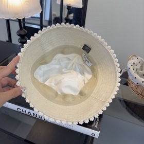 Новая рыбацкая кепка от Chanel для защ