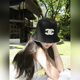 Вязаная шапка-чаша CHANEL, выполненная