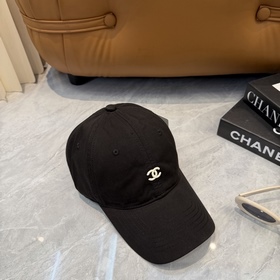 [CHANEL] Новая бейсболка с лаконичной 