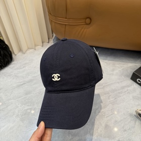 [CHANEL] Новая бейсболка с лаконичной 