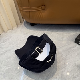 [CHANEL] Новая бейсболка с лаконичной 